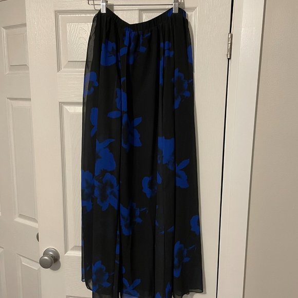 VENUS - maxi black/blue skirt - flowy - size large - Brand New - Picture 6 of 7